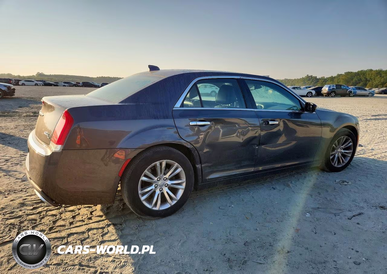 2017 Chrysler 300C VIN:2C3CCAEG4HH552032 - 3