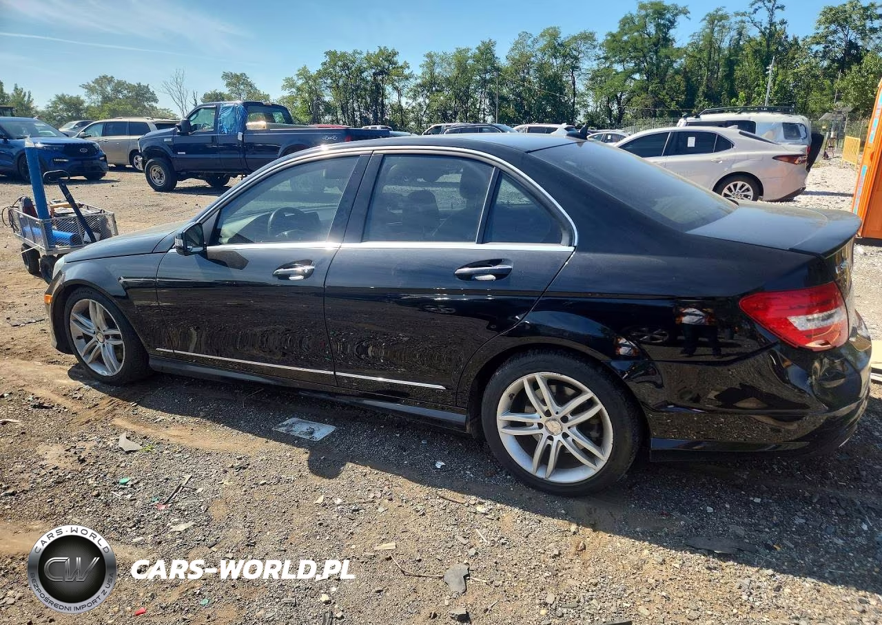 2013 Mercedes-Benz C 300 4Matic VIN:WDDGF8AB8DR276834 - 2
