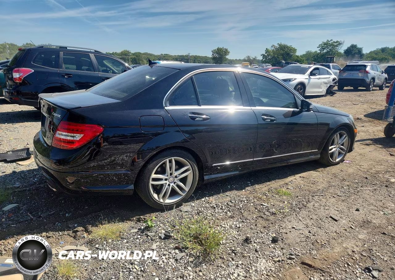 2013 Mercedes-Benz C 300 4Matic VIN:WDDGF8AB8DR276834 - 3