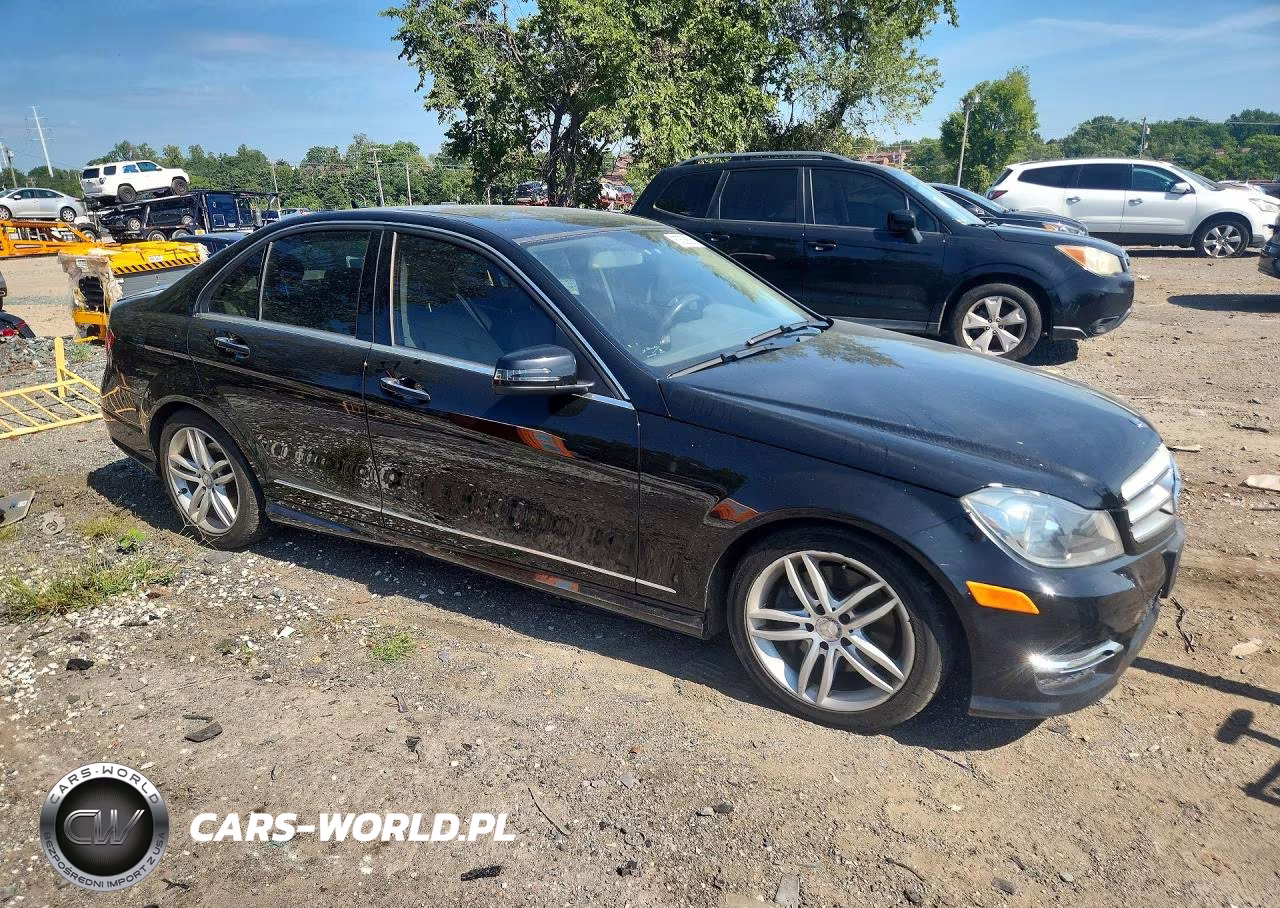 2013 Mercedes-Benz C 300 4Matic VIN:WDDGF8AB8DR276834 - 4
