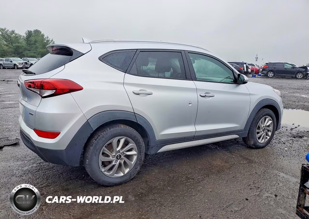 2017 Hyundai Tucson Se Plus VIN:KM8J3CA40HU526675 - 3
