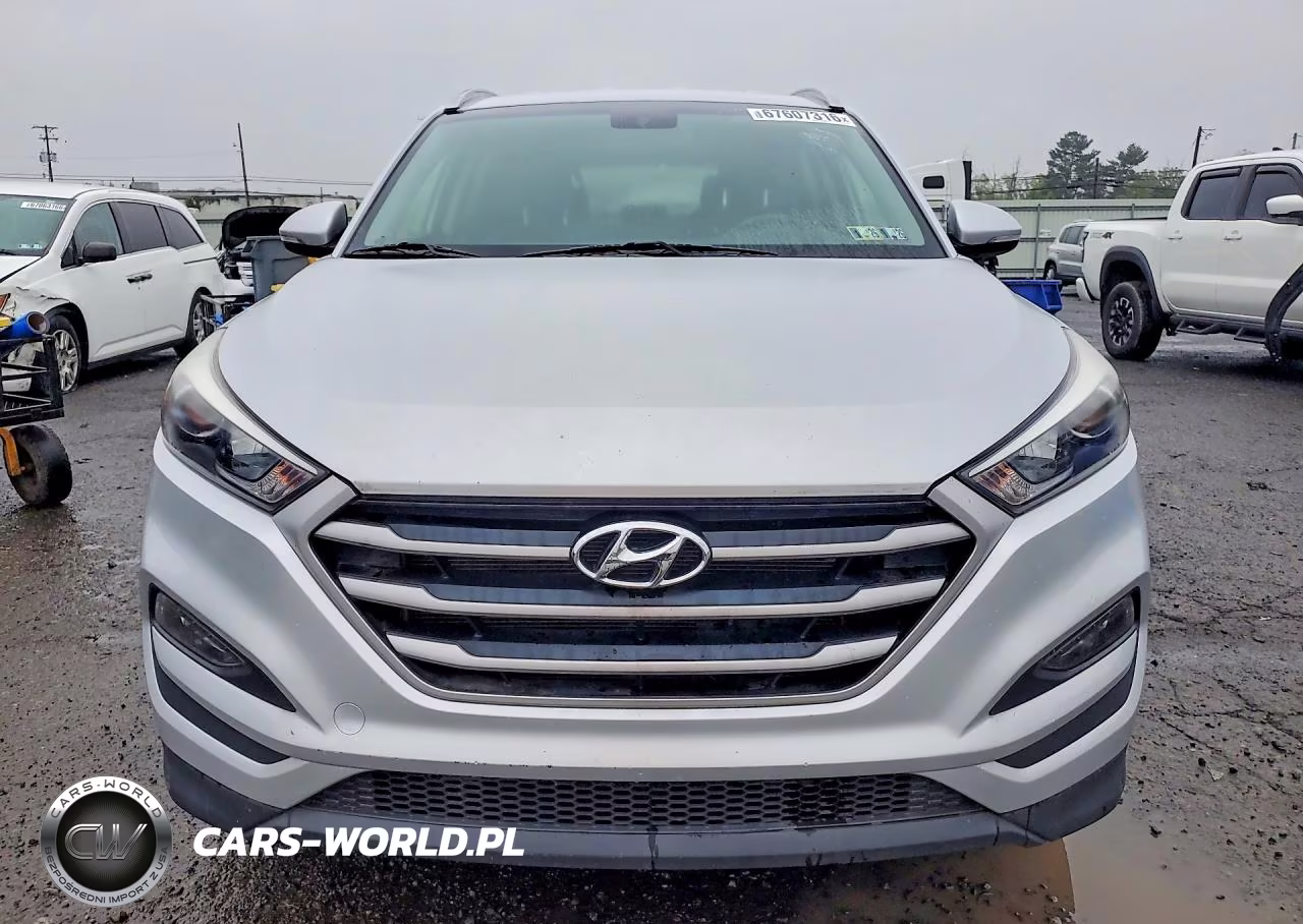 2017 Hyundai Tucson Se Plus VIN:KM8J3CA40HU526675 - 5