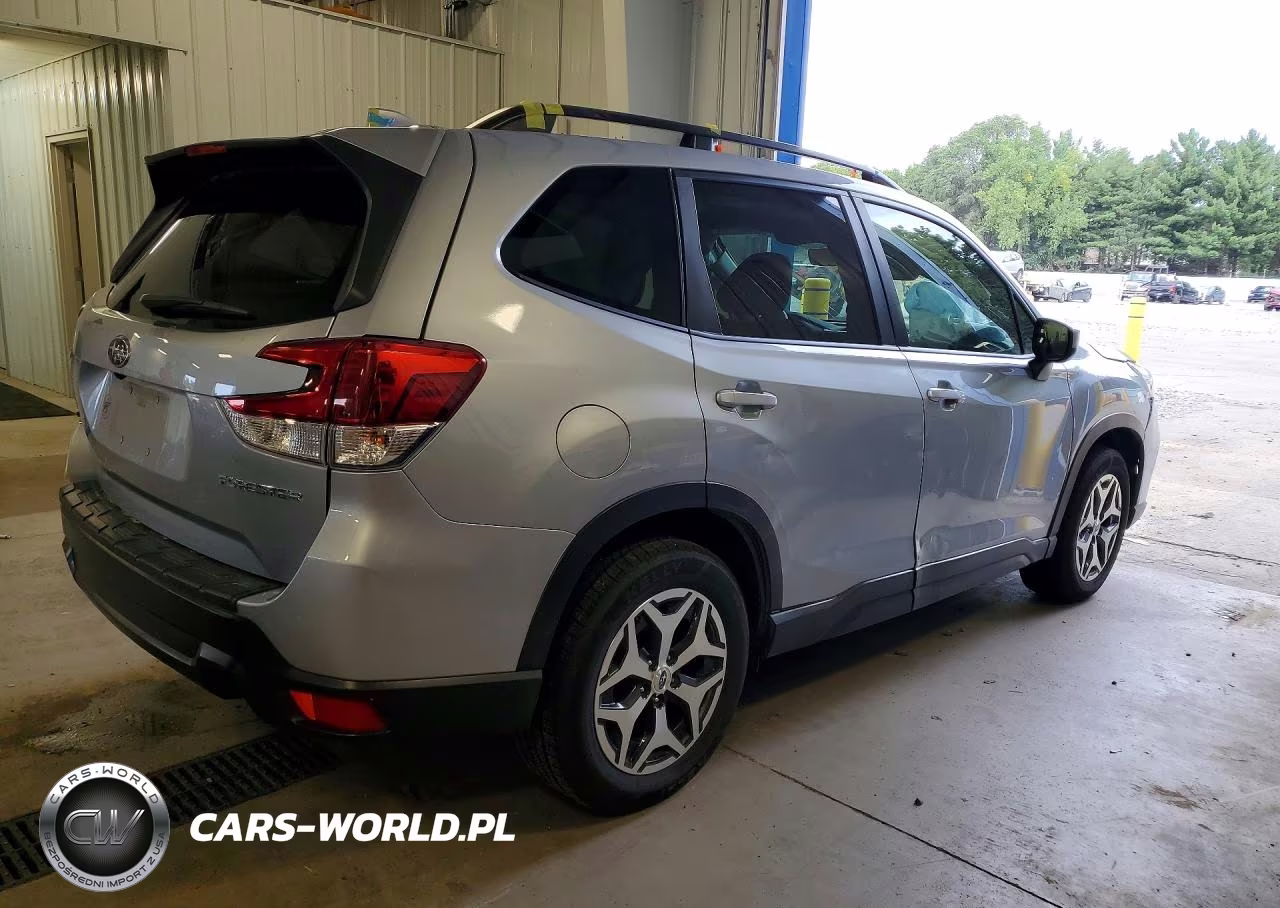 2021 Subaru Forester Premium VIN:JF2SKAJC9MH470022 - 3