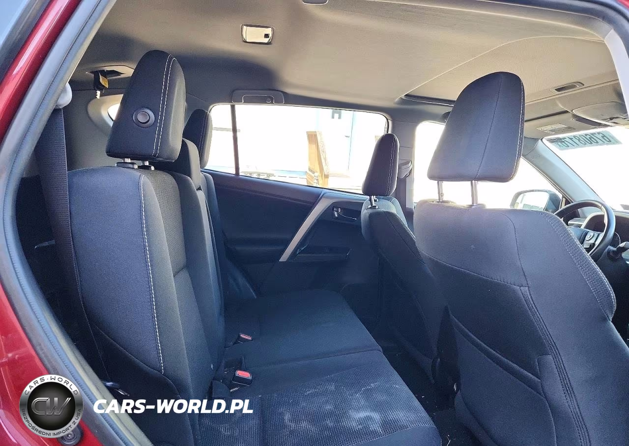 2018 Toyota Rav4 Xle VIN:2T3RFREVXJW732437 - 10