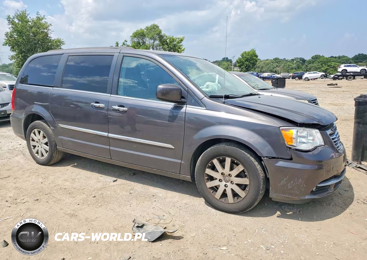 2016 Chrysler Town & Country Touring VIN:2C4RC1BGXGR137963 - 4