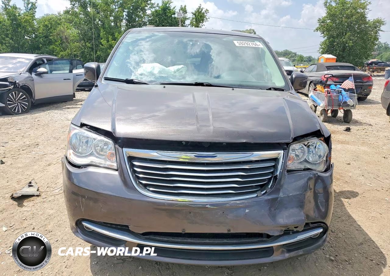 2016 Chrysler Town & Country Touring VIN:2C4RC1BGXGR137963 - 5