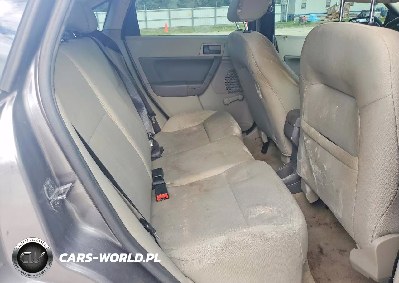2011 Ford Focus S VIN:1FAHP3EN1BW141525 - 10
