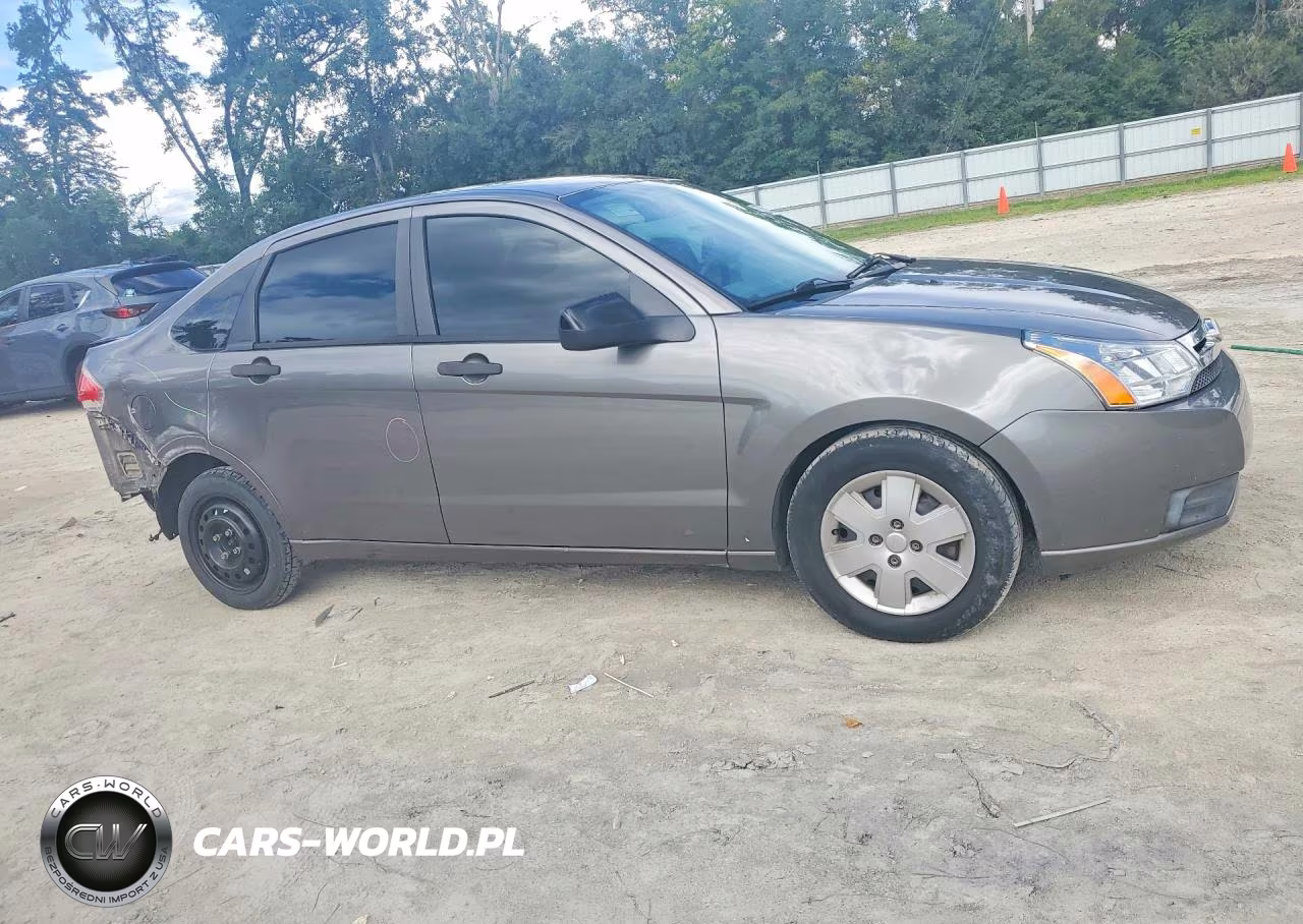 2011 Ford Focus S VIN:1FAHP3EN1BW141525 - 4