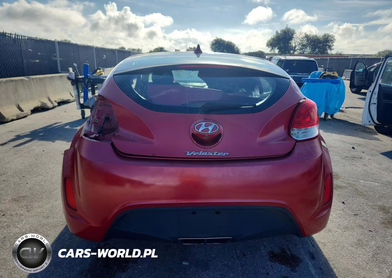 2016 Hyundai Veloster Base VIN:KMHTC6AD2GU292452 - 6
