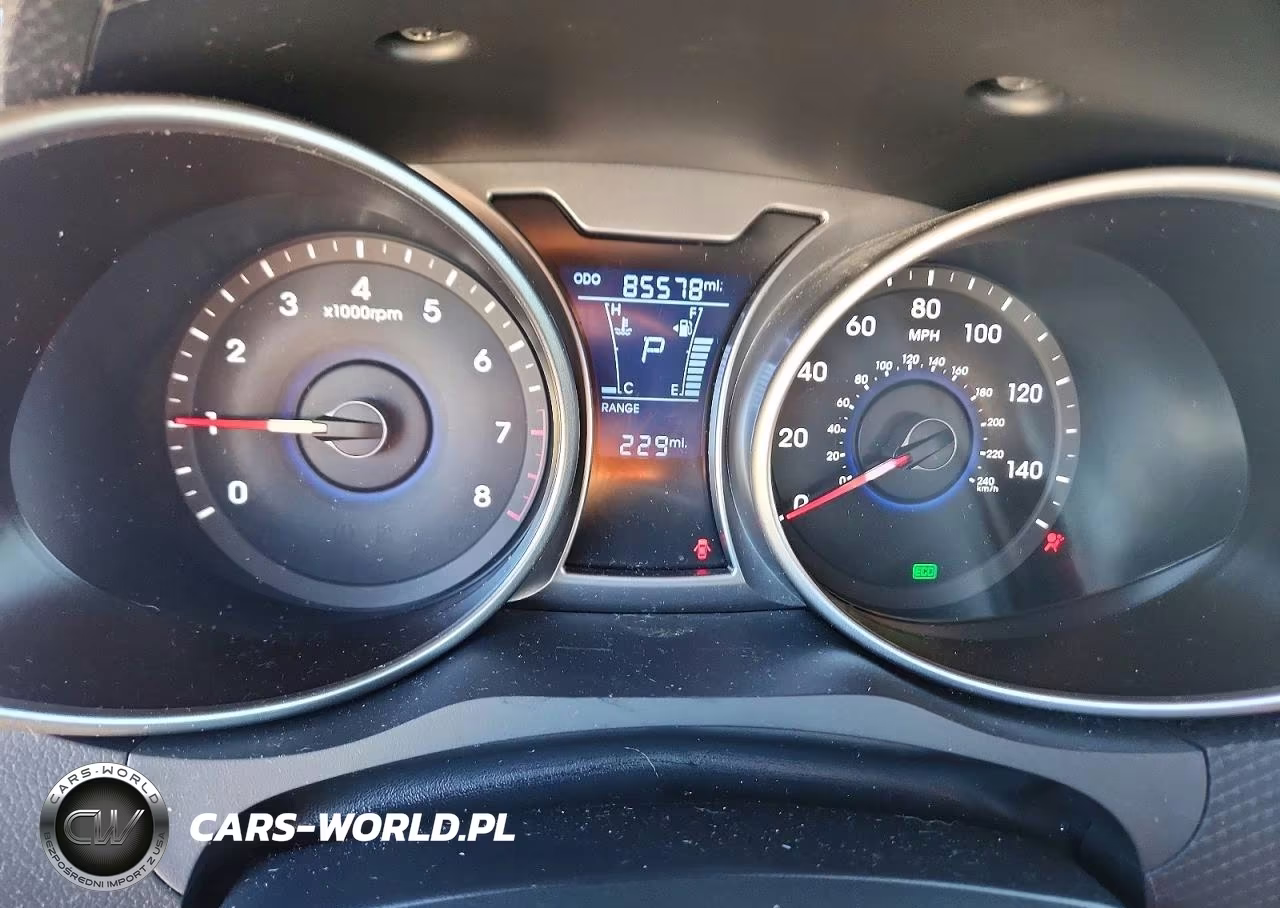 2016 Hyundai Veloster Base VIN:KMHTC6AD2GU292452 - 9