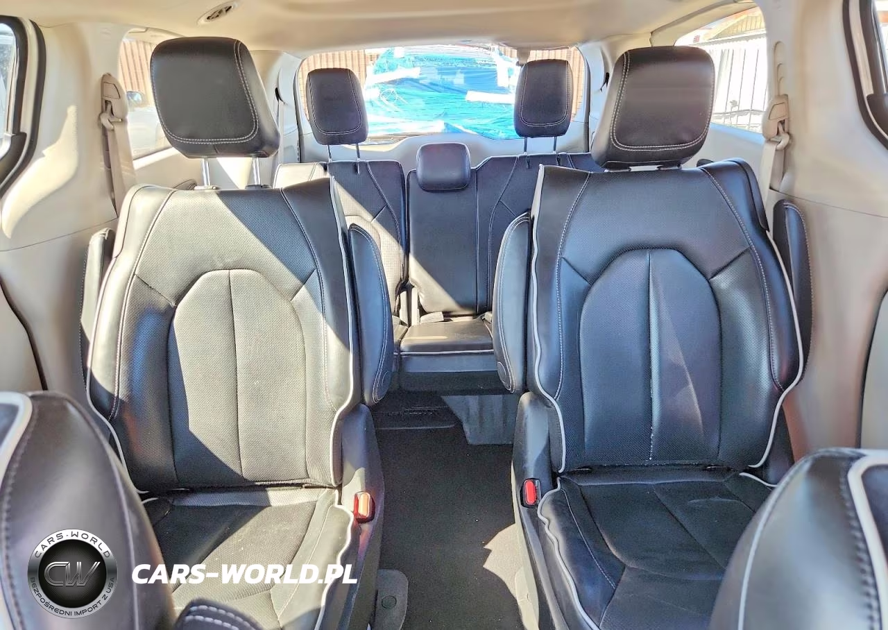 2023 Chrysler Pacifica Hybrid Limited VIN:2C4RC1S72PR626826 - 10