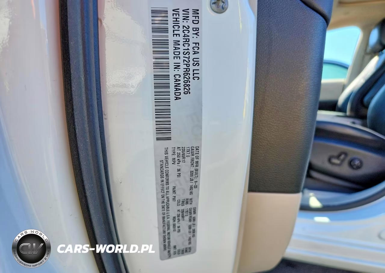 2023 Chrysler Pacifica Hybrid Limited VIN:2C4RC1S72PR626826 - 13