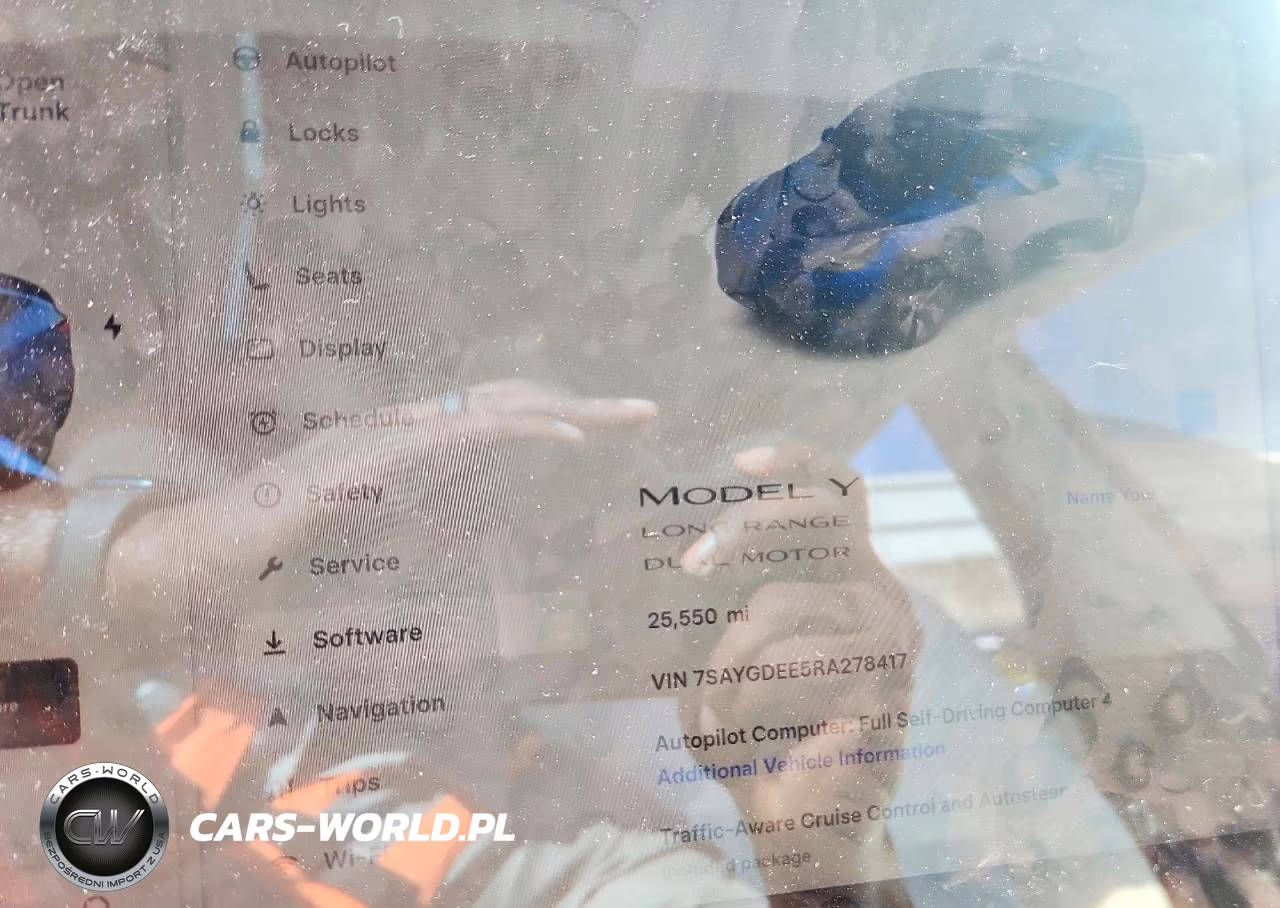 2024 Tesla Model Y VIN:7SAYGDEE5RA278417 - 9