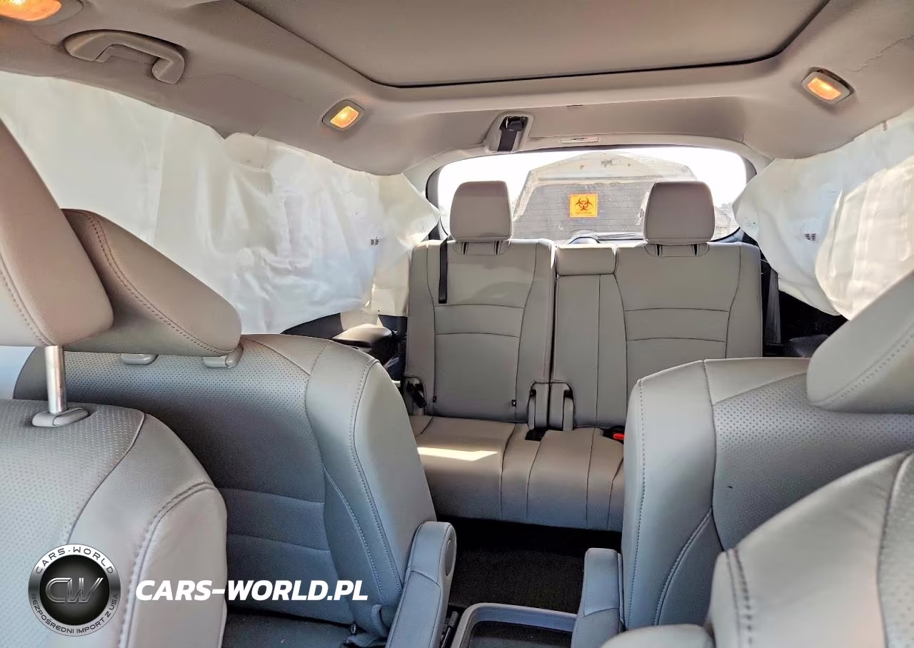 2018 Honda Pilot Elite VIN:5FNYF6H07JB060739 - 10