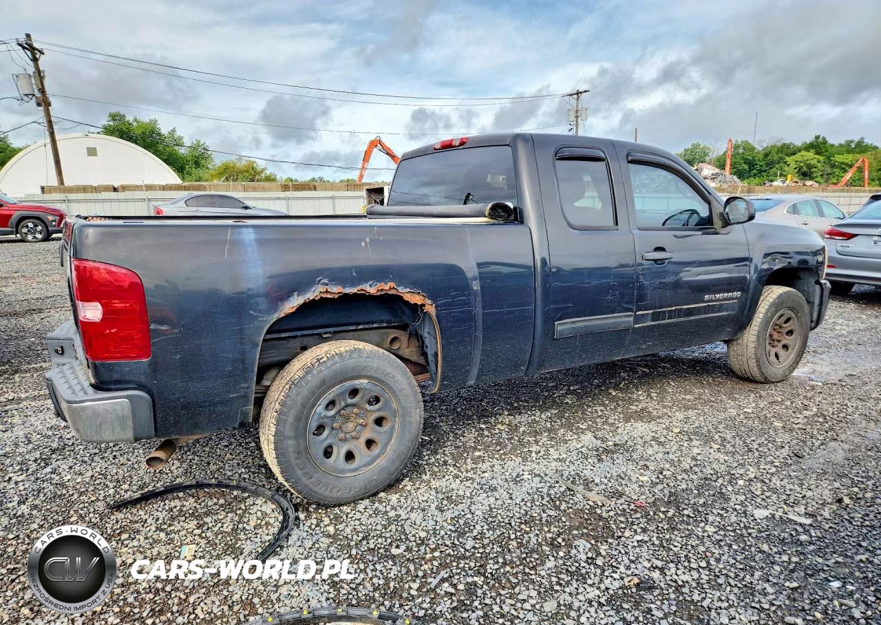 2010 Chevrolet Silverado 1500 VIN:1GCSKREA0AZ107278 - 3