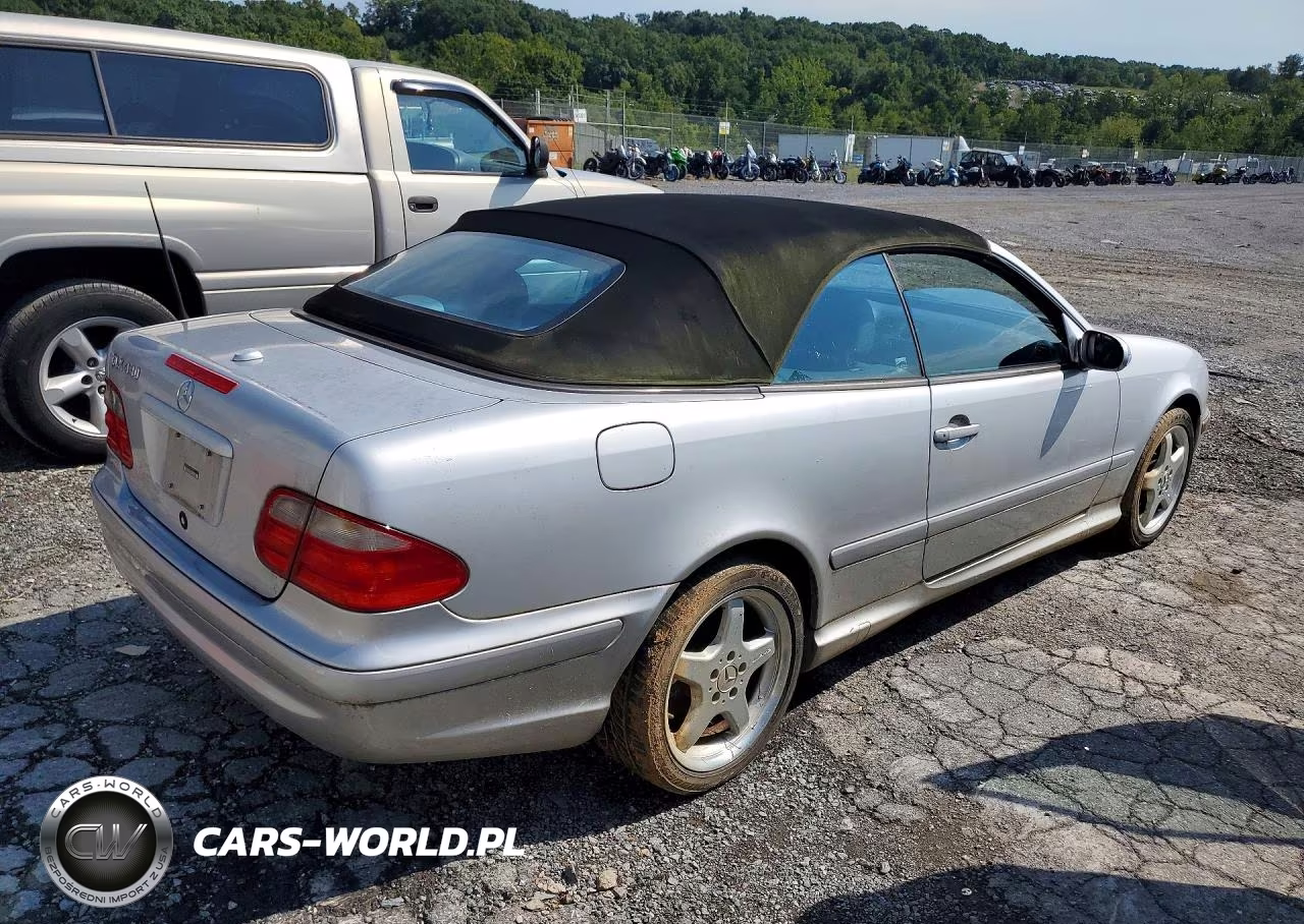 2002 Mercedes-Benz Clk 430 VIN:WDBLK70G02T107367 - 3