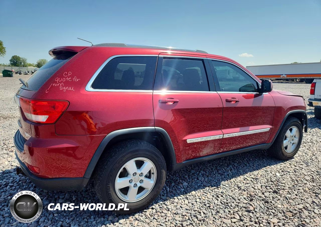 2013 Jeep Grand Cherokee Laredo VIN:1C4RJFAG5DC640986 - 3