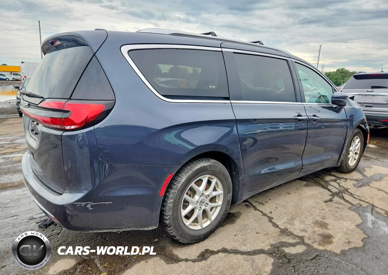 2021 Chrysler Pacifica Touring L VIN:2C4RC1BG4MR555785 - 3