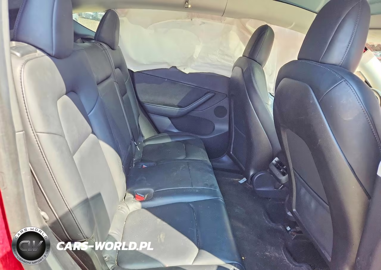 2020 Tesla Model Y VIN:5YJYGDEE3LF026110 - 10