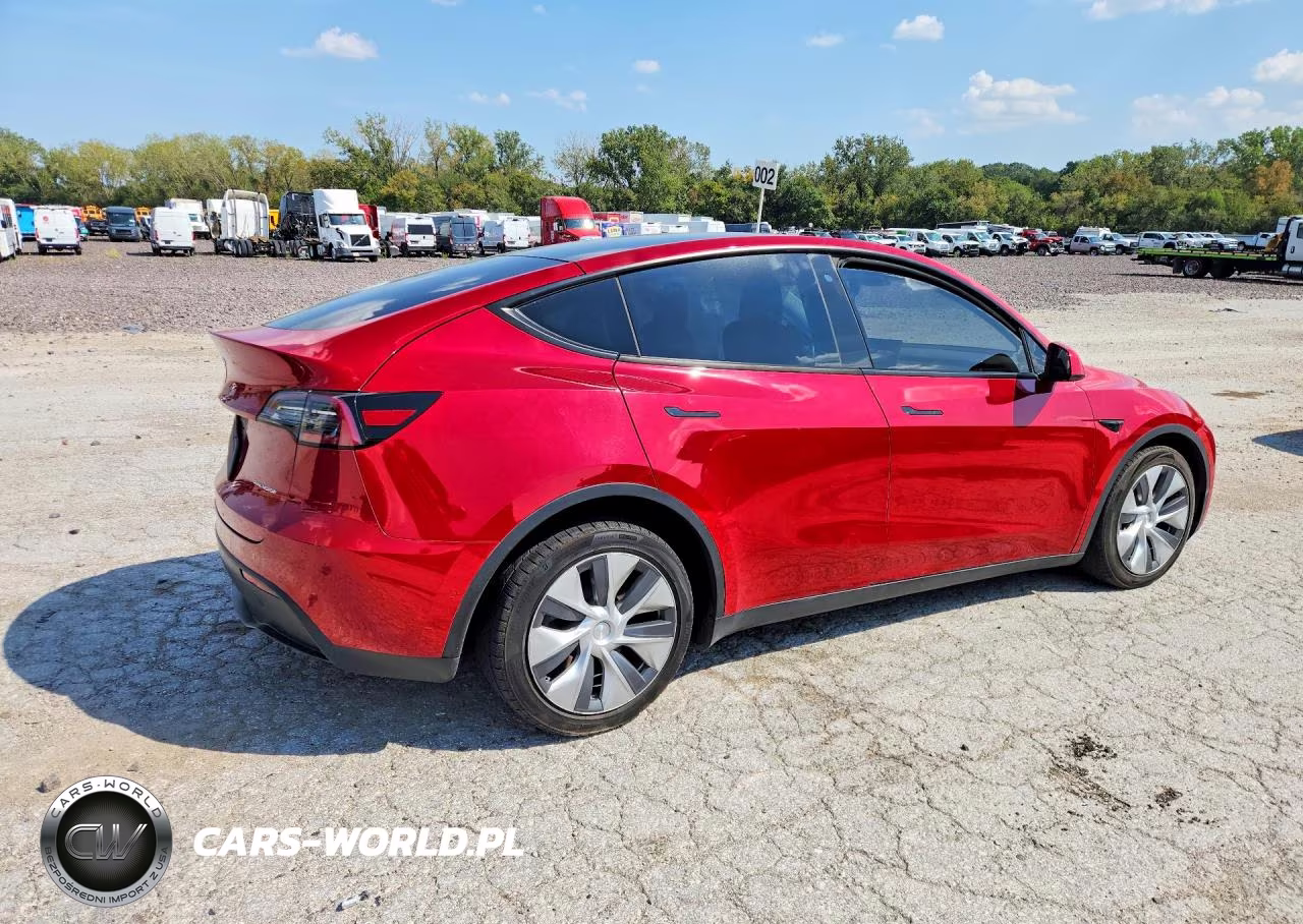 2020 Tesla Model Y VIN:5YJYGDEE3LF026110 - 3