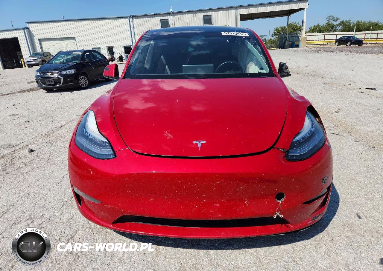 2020 Tesla Model Y VIN:5YJYGDEE3LF026110 - 5