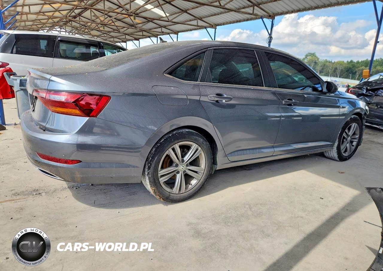 2019 Volkswagen Jetta S VIN:3VWCB7BU0KM124282 - 3