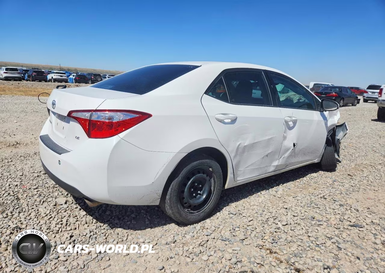 2015 Toyota Corolla Le VIN:5YFBURHE7FP339578 - 3