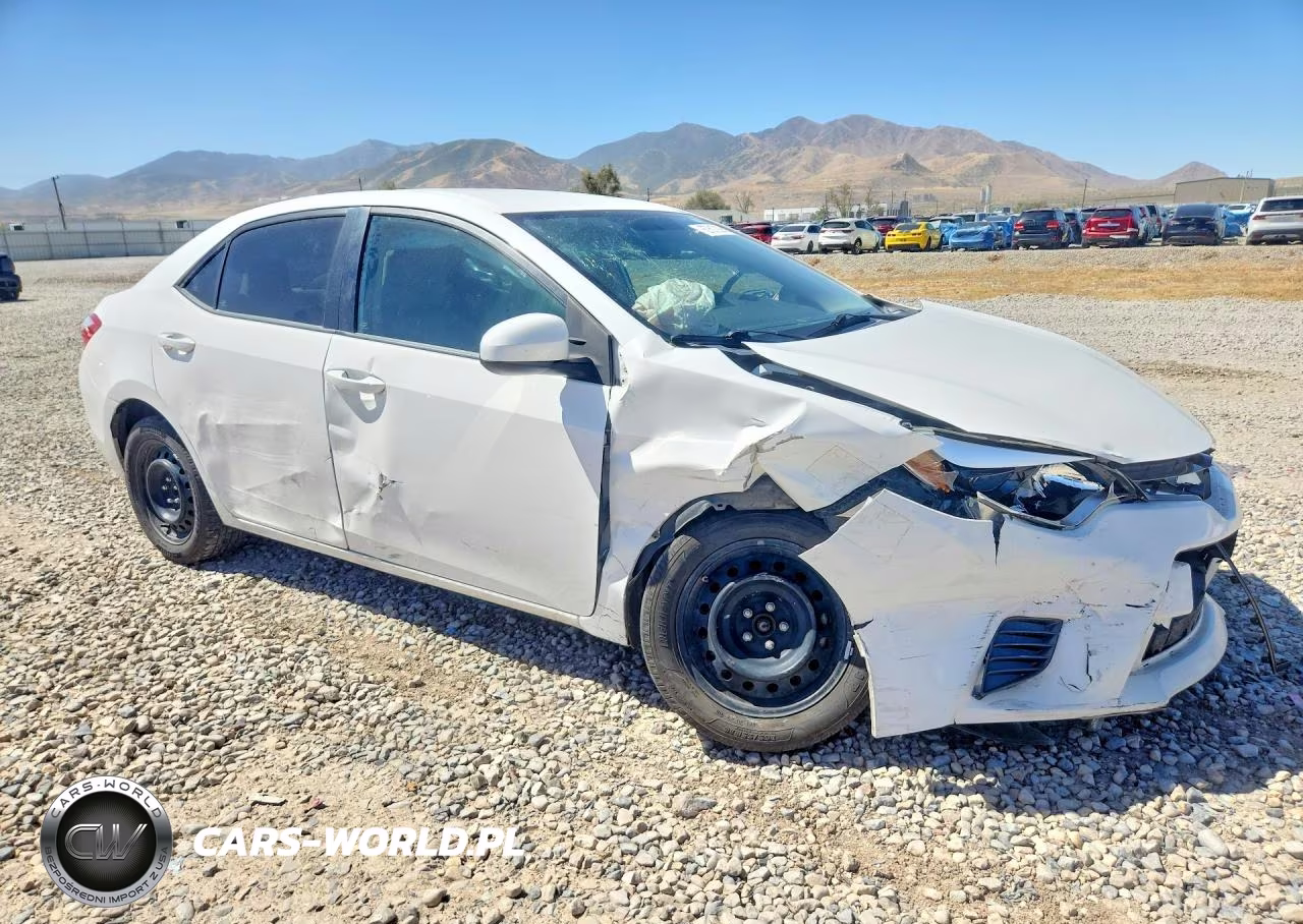 2015 Toyota Corolla Le VIN:5YFBURHE7FP339578 - 4