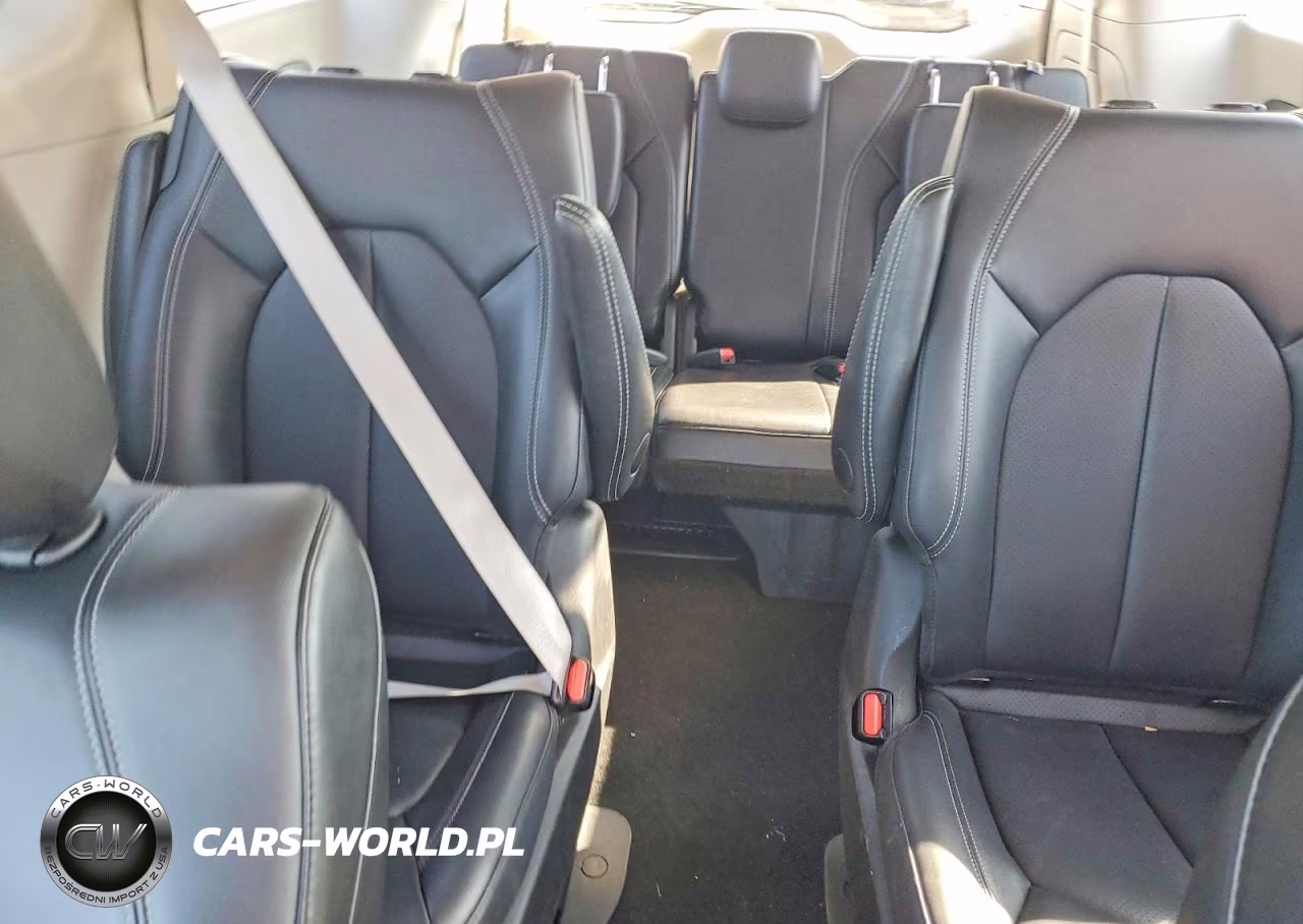 2024 Chrysler Pacifica Hybrid Select VIN:2C4RC1S77RR196729 - 10