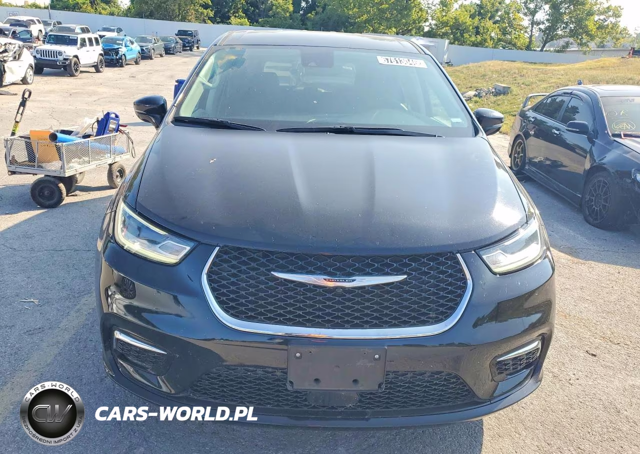2024 Chrysler Pacifica Hybrid Select VIN:2C4RC1S77RR196729 - 5
