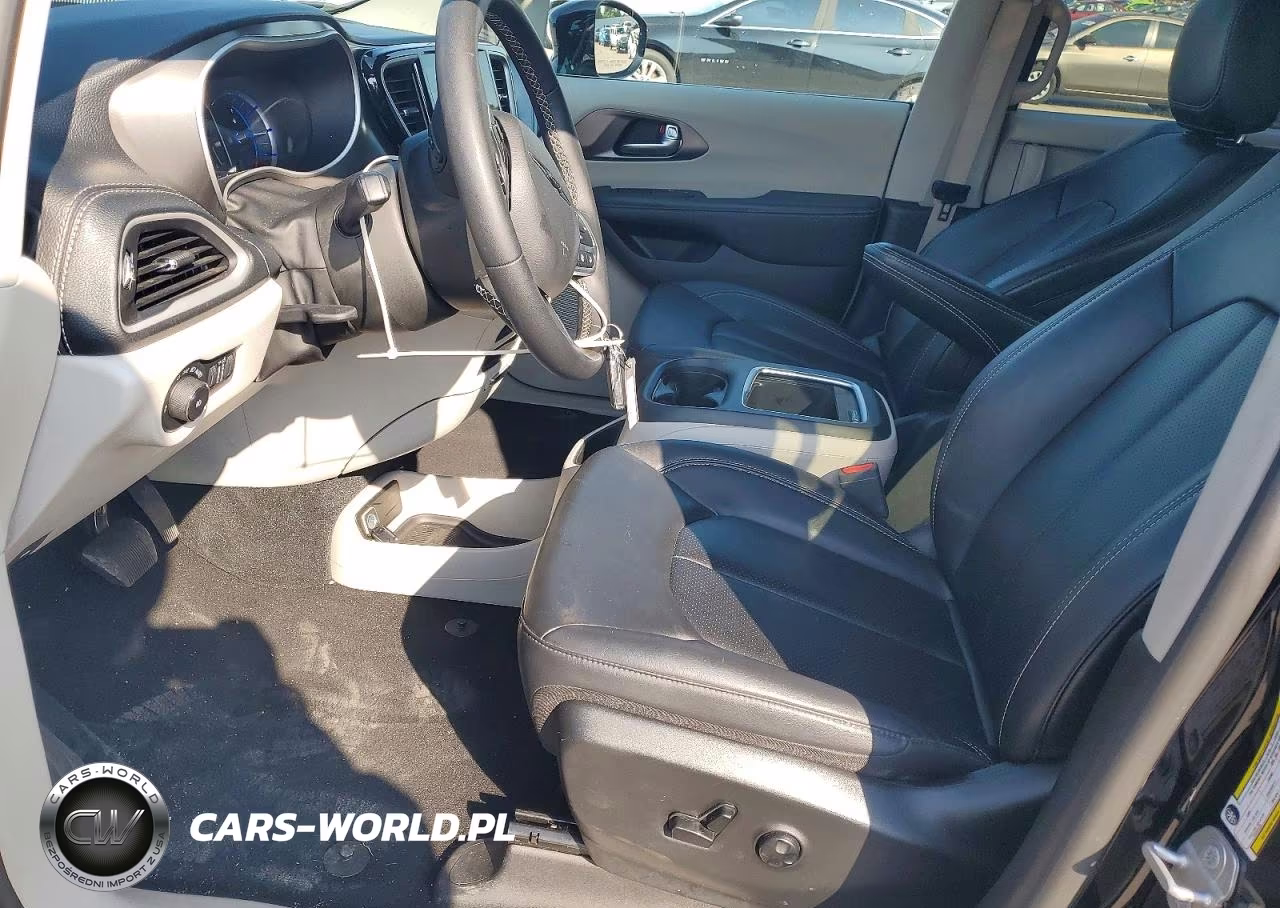 2024 Chrysler Pacifica Hybrid Select VIN:2C4RC1S77RR196729 - 7