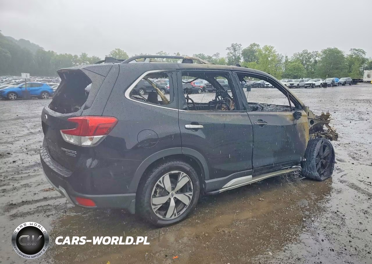 2019 Subaru Forester Touring VIN:JF2SKAWC6KH500213 - 3