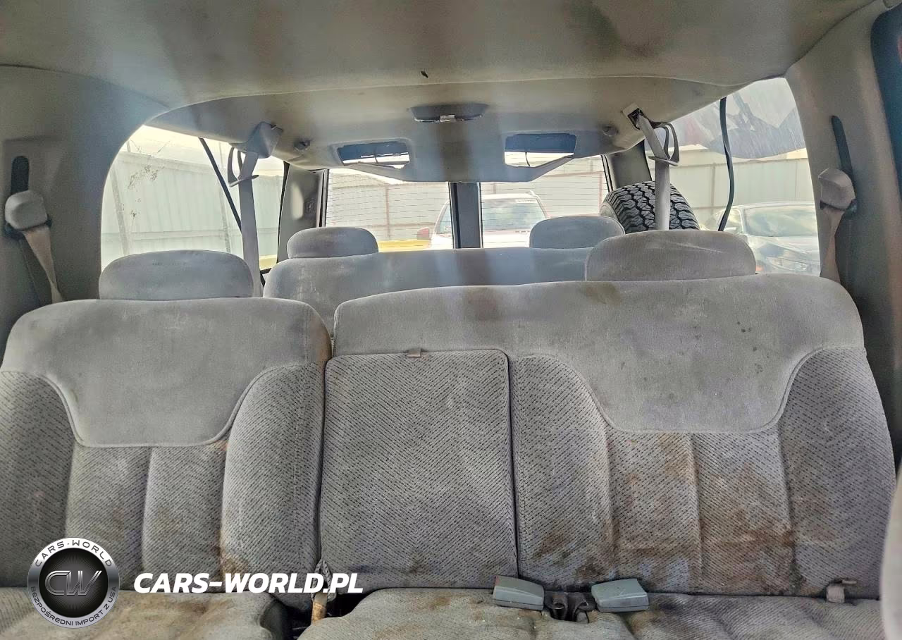 1999 Chevrolet Suburban C1500 VIN:3GNEC16R2XG105645 - 10