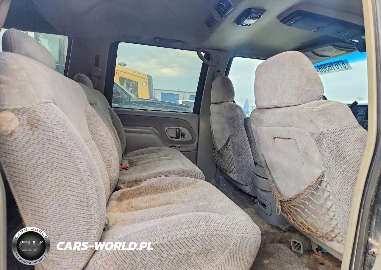 1999 Chevrolet Suburban C1500 VIN:3GNEC16R2XG105645 - 11