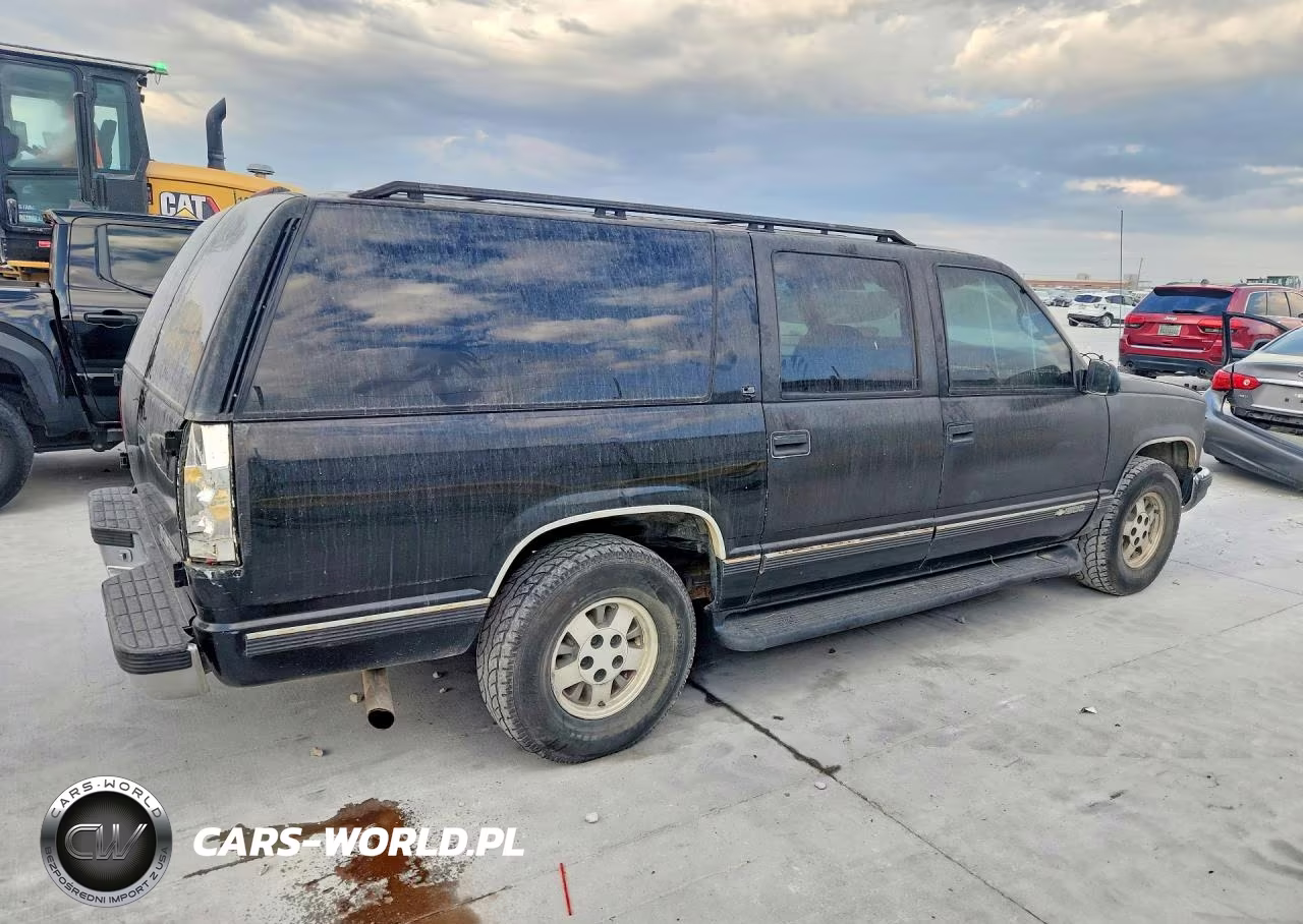 1999 Chevrolet Suburban C1500 VIN:3GNEC16R2XG105645 - 3