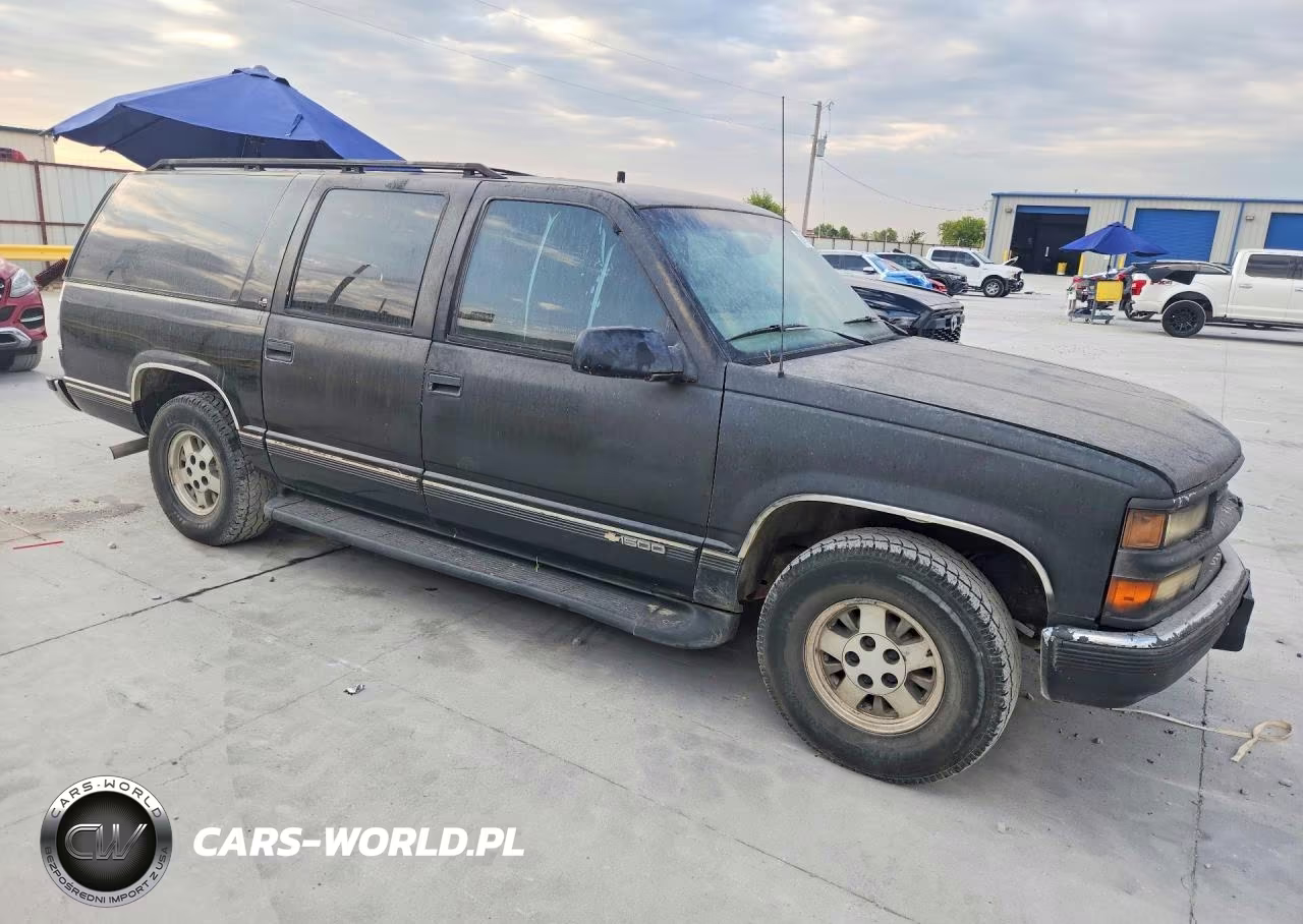 1999 Chevrolet Suburban C1500 VIN:3GNEC16R2XG105645 - 4