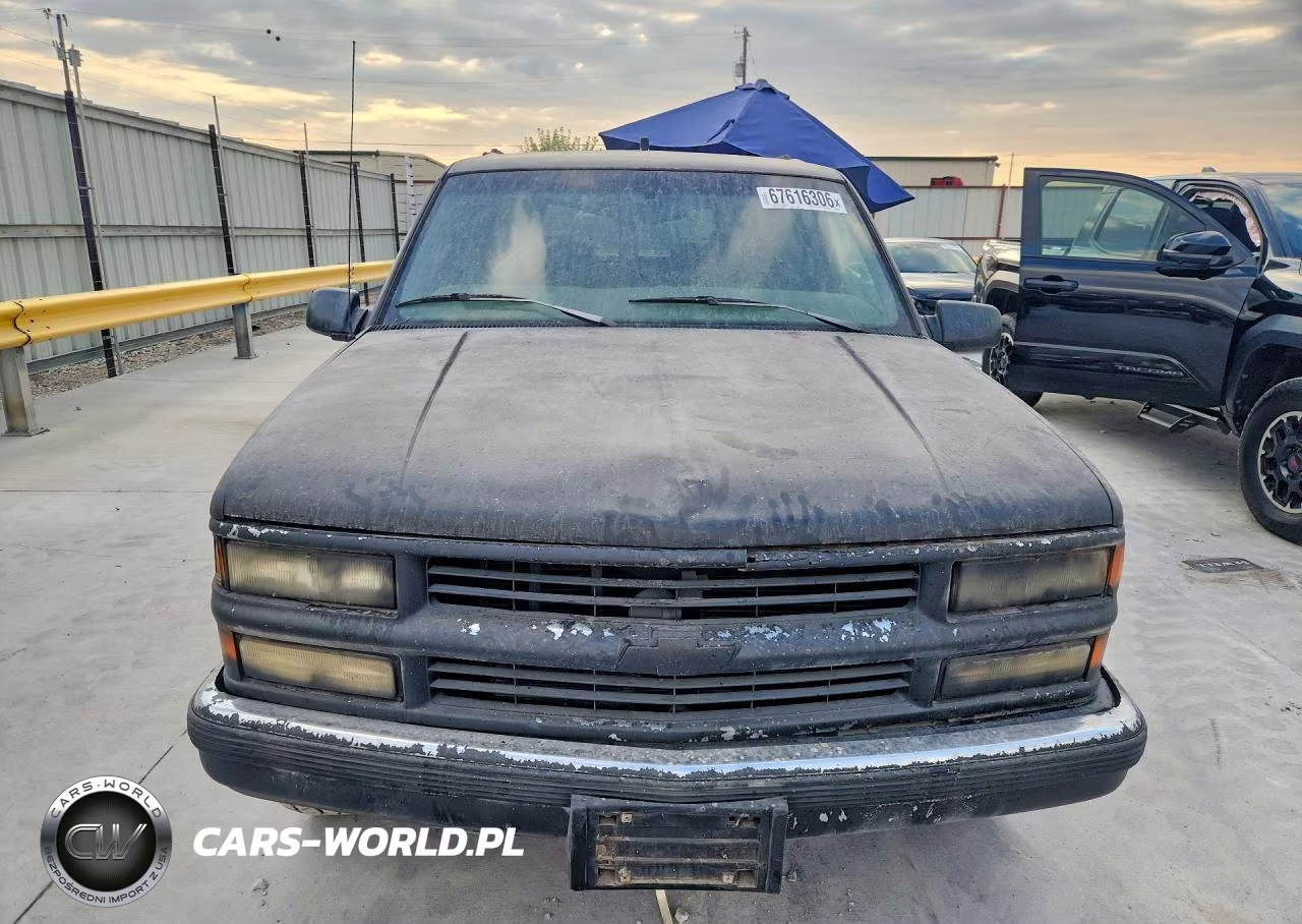 1999 Chevrolet Suburban C1500 VIN:3GNEC16R2XG105645 - 5