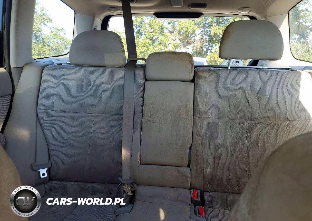2010 Subaru Forester 2.5X VIN:JF2SH6AC5AG715704 - 10