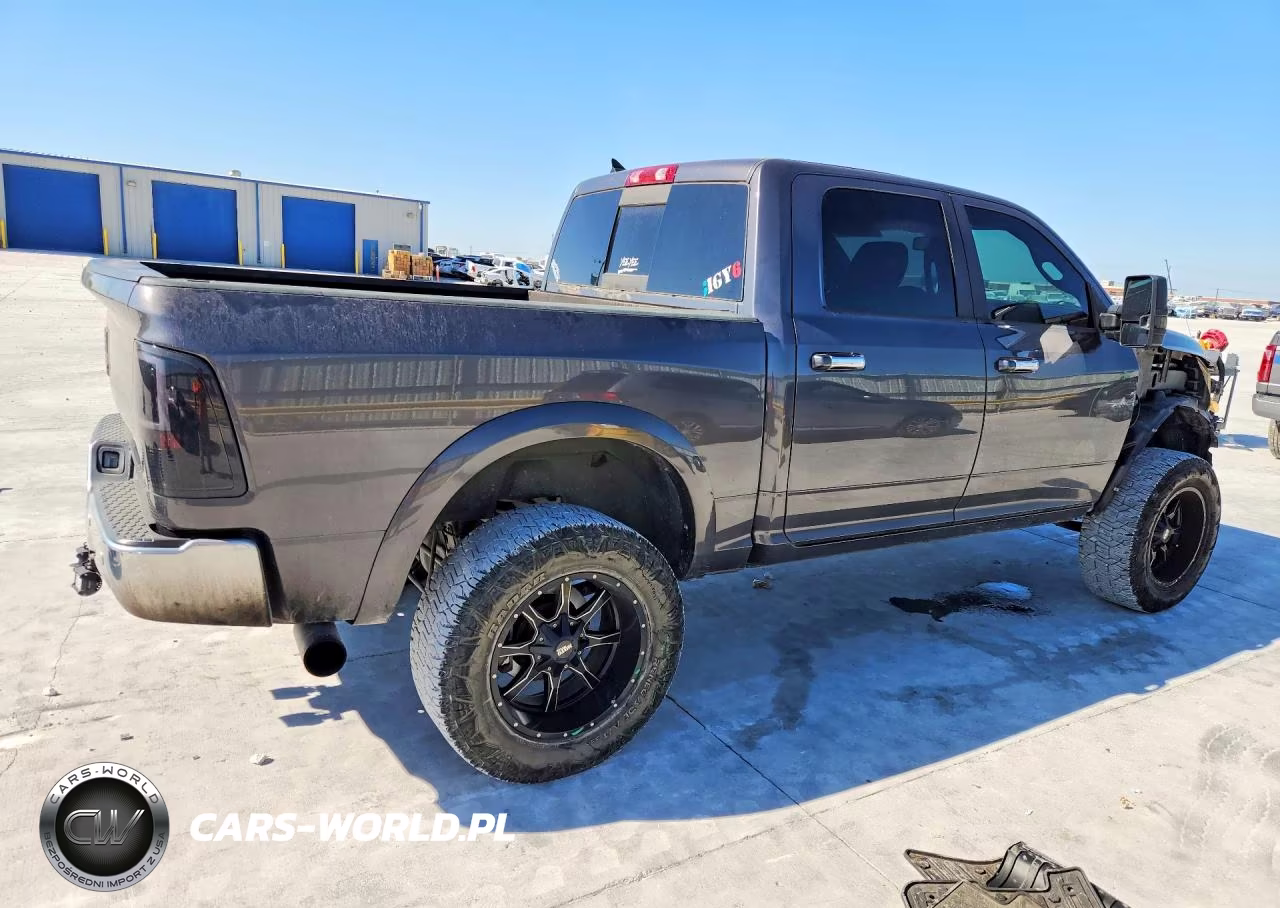 2017 Ram 1500 Laramie VIN:1C6RR7NM0HS881579 - 3