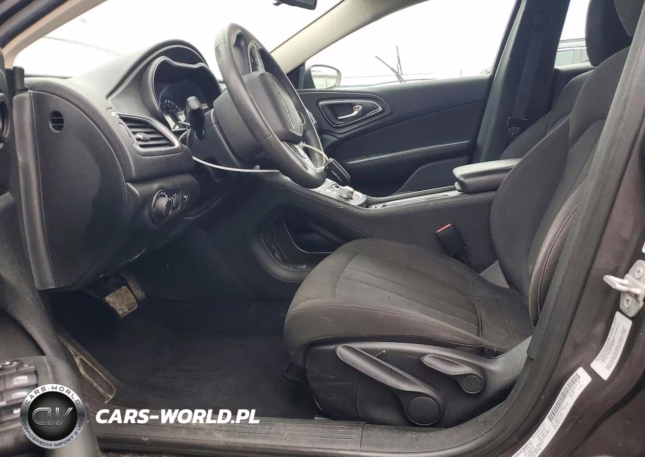2015 Chrysler 200 Limited VIN:1C3CCCAB4FN574722 - 7