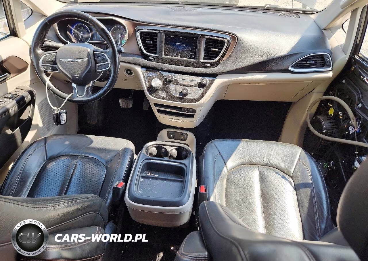 2019 Chrysler Pacifica Touring L VIN:2C4RC1BG9KR704799 - 8