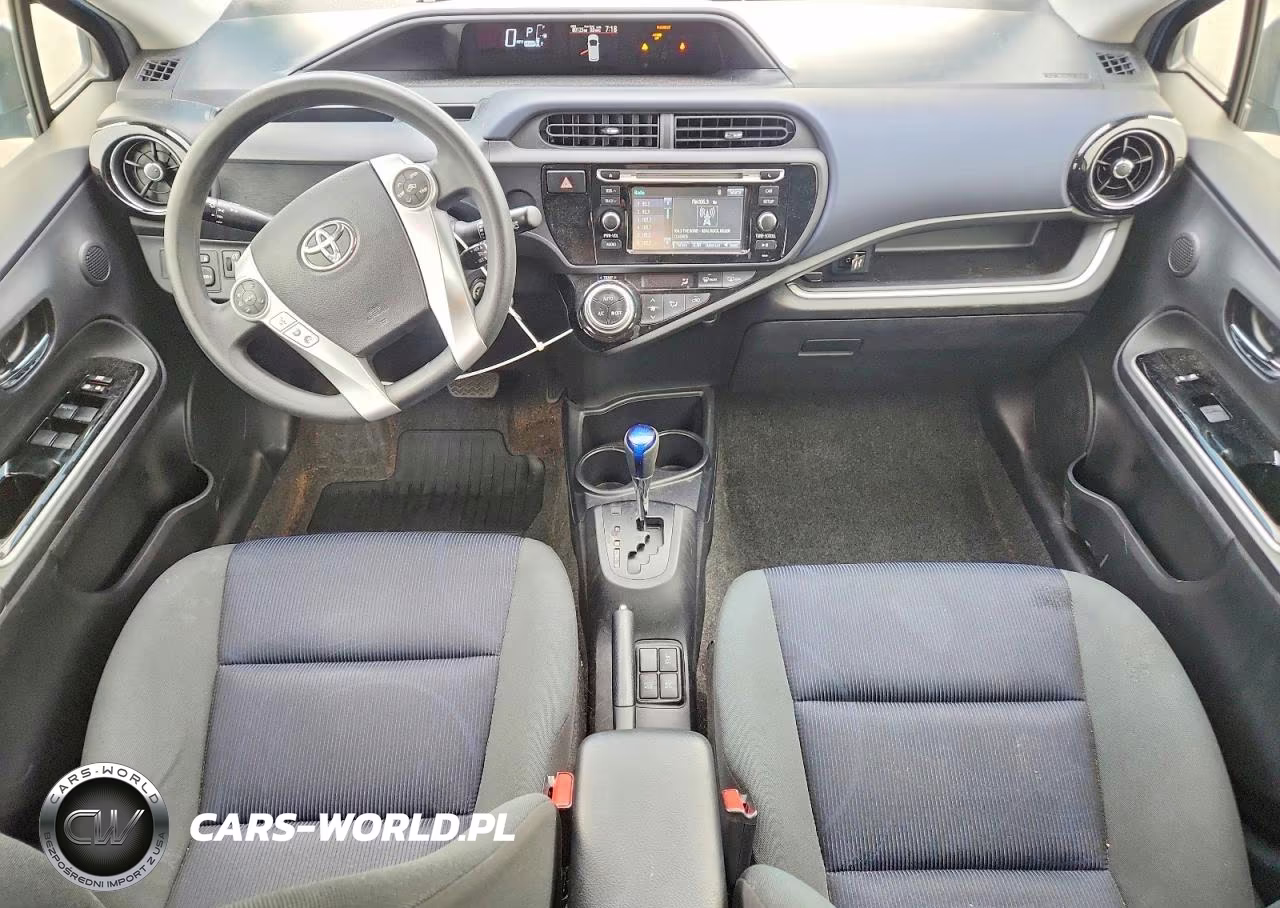 2015 Toyota Prius C Two VIN:JTDKDTB32F1101629 - 8