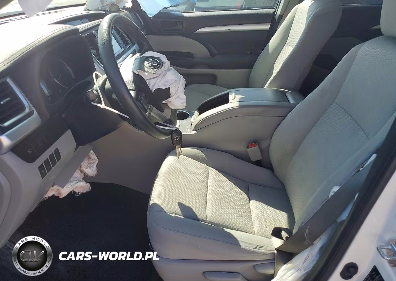 2019 Toyota Highlander Le VIN:5TDZZRFH3KS350138 - 7