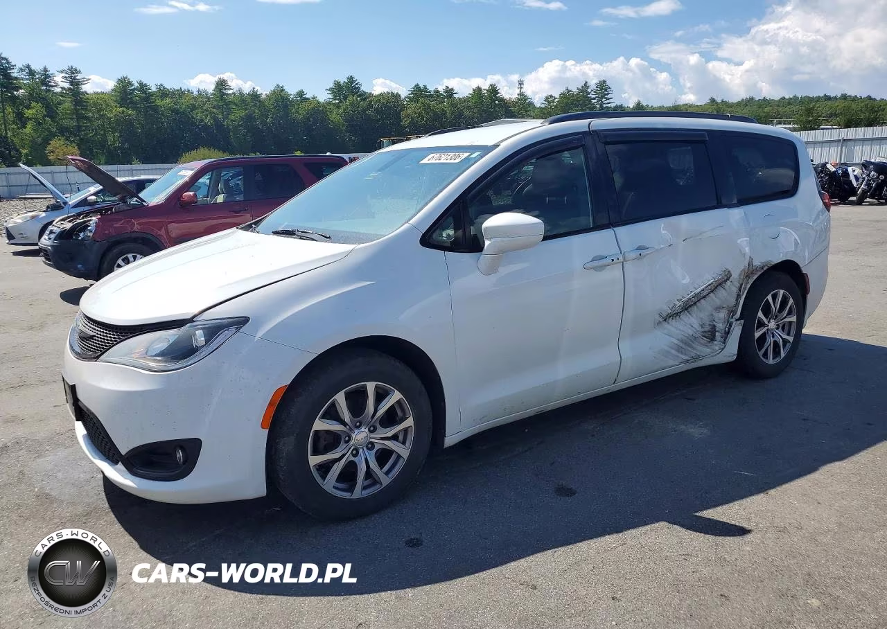 2019 Chrysler Pacifica Touring L VIN:2C4RC1BG6KR560631 - 1