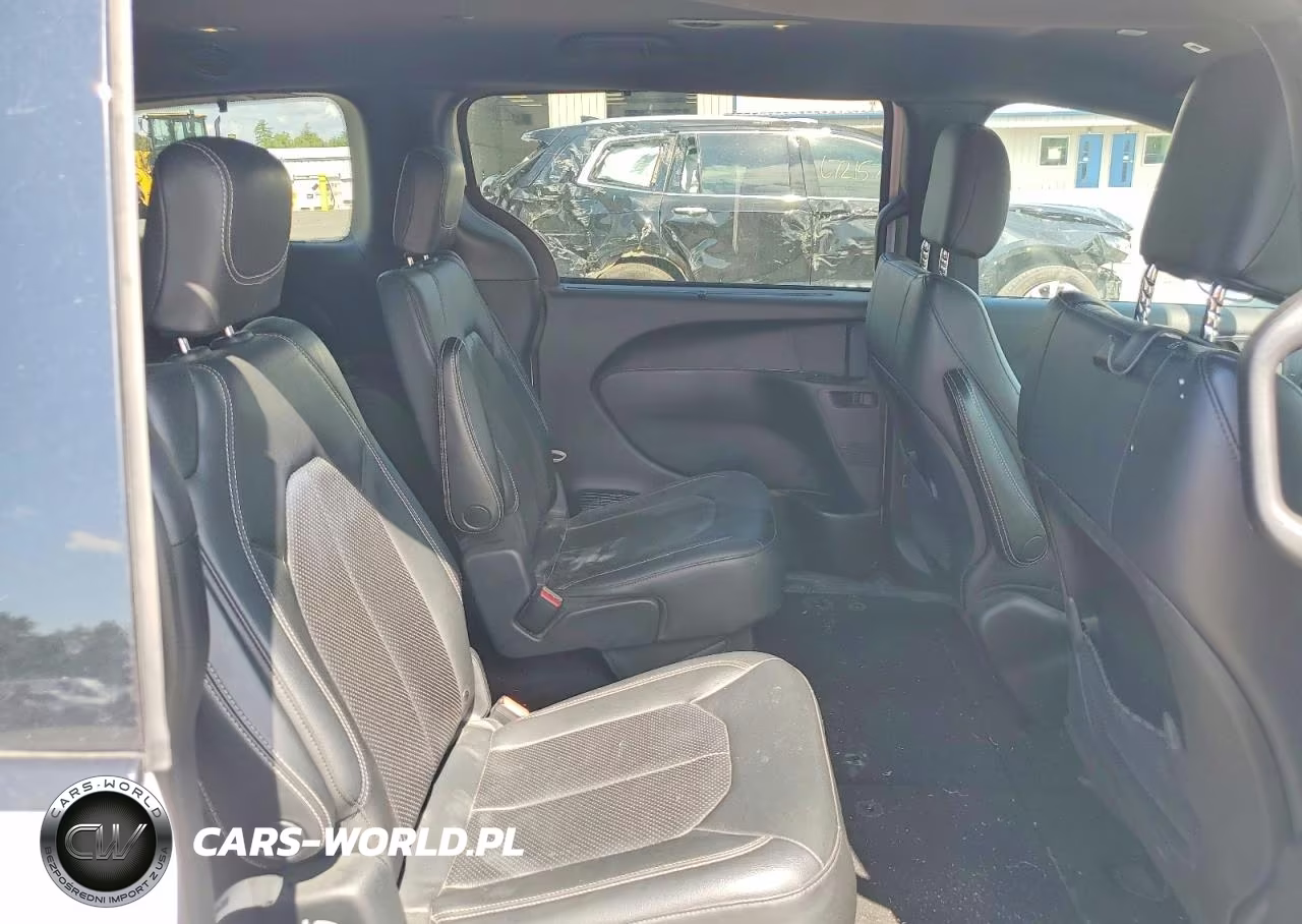 2019 Chrysler Pacifica Touring L VIN:2C4RC1BG6KR560631 - 11