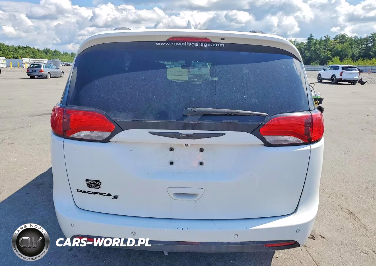 2019 Chrysler Pacifica Touring L VIN:2C4RC1BG6KR560631 - 6