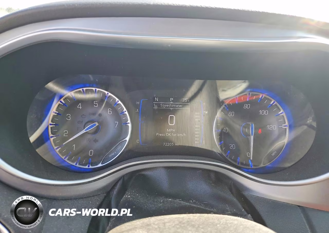 2019 Chrysler Pacifica Touring L VIN:2C4RC1BG6KR560631 - 9