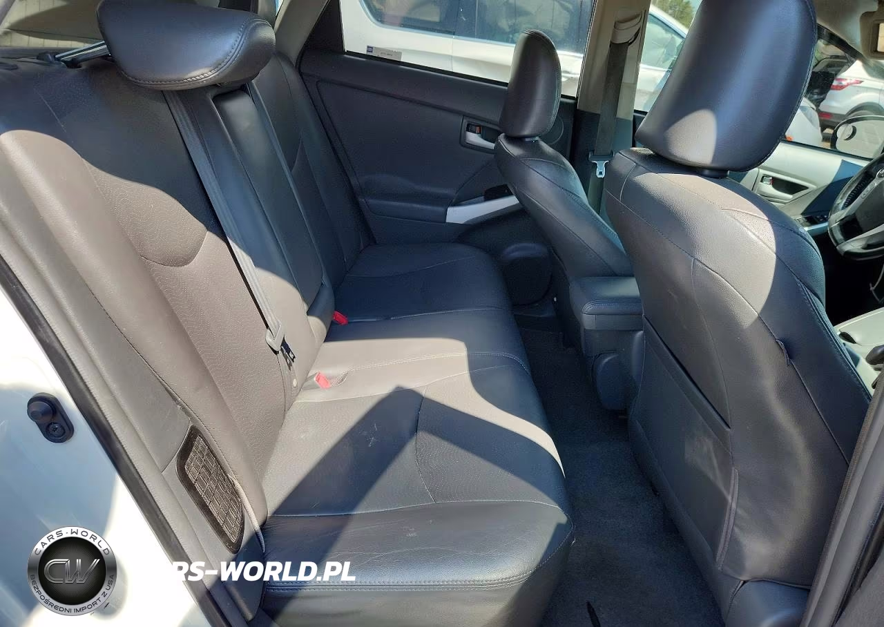 2011 Toyota Prius Four VIN:JTDKN3DU0B1443982 - 10
