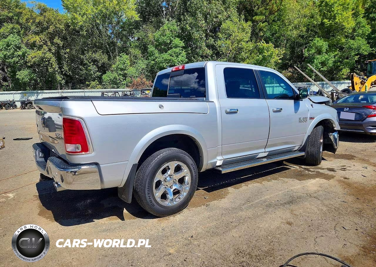 2016 Ram 1500 Laramie VIN:1C6RR7NT7GS176252 - 3
