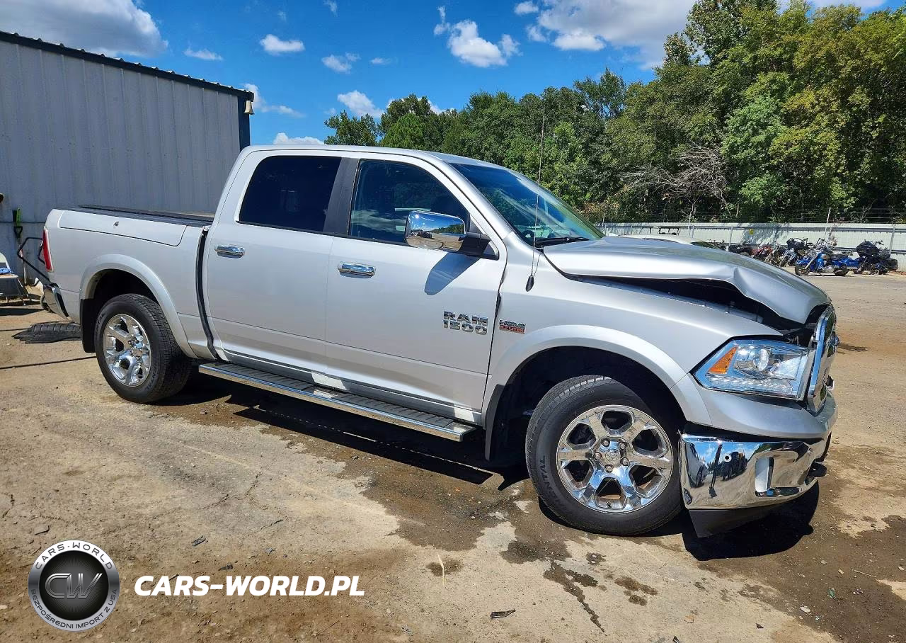 2016 Ram 1500 Laramie VIN:1C6RR7NT7GS176252 - 4